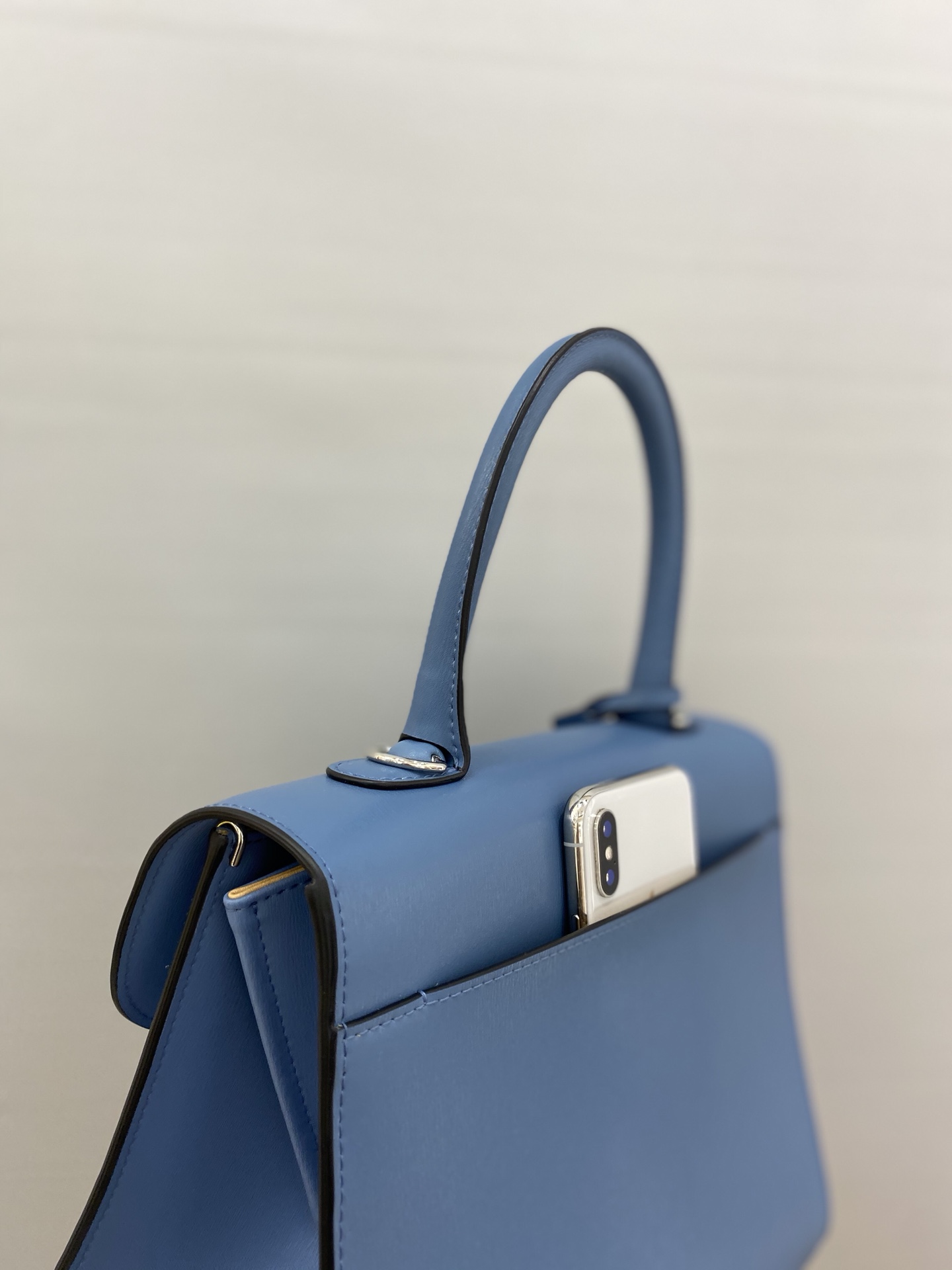 델보 브리앙 박스백 미듐